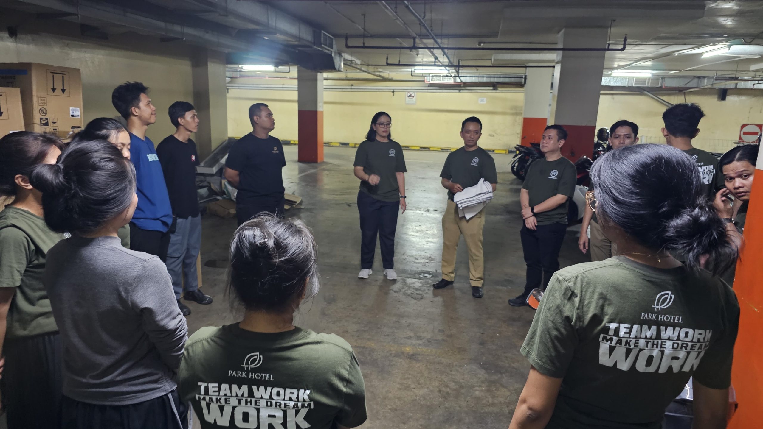 Karyawan Bersatu: Sukses Gelar Cleaning Day di Area Basement